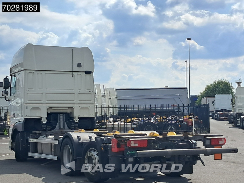DAF XF 480 6X2 SSC BDF Retarder 2xTanks Lift+Lenkachse ACC Euro 6 - Транспортер на контејнер/ Камион со променливо тело: слика 2 DAF XF 480 6X2 SSC BDF Retarder 2xTanks Lift+Lenkachse ACC Euro 6 - Транспортер на контејнер/ Камион со променливо тело: слика 2