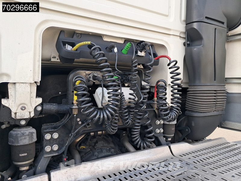 DAF XF 480 4X2 SSC Retarder 2xTanks ACC LED Standklima Euro 6 - Камион влекач: слика 3 DAF XF 480 4X2 SSC Retarder 2xTanks ACC LED Standklima Euro 6 - Камион влекач: слика 3