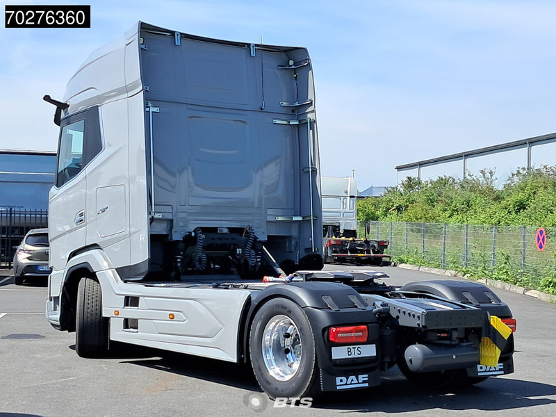 DAF XG+ 530 XG 4X2 NEW! Retarder 2x Tanks Hydraulik Alcoa's Standklima - Камион влекач: слика 2 DAF XG+ 530 XG 4X2 NEW! Retarder 2x Tanks Hydraulik Alcoa's Standklima - Камион влекач: слика 2