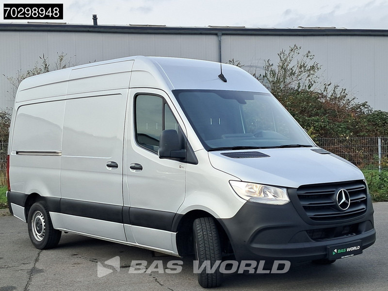 Mercedes-Benz Sprinter 315 CDI Automatik L2H2 150PS Klima Kamera Parkensensoren MBUX CarPlay Euro6 L2 12m3 A/C - Мало комбе: слика 3 Mercedes-Benz Sprinter 315 CDI Automatik L2H2 150PS Klima Kamera Parkensensoren MBUX CarPlay Euro6 L2 12m3 A/C - Мало комбе: слика 3