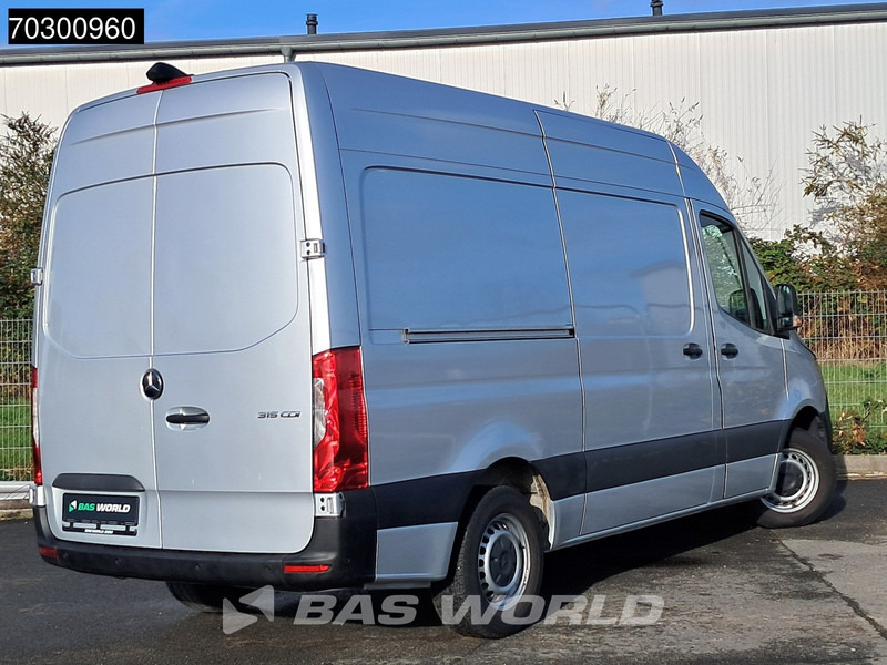 Mercedes-Benz Sprinter 315 CDI Automatik L2H2 150PS Klima Kamera Parksensoren MBUX CarPlay Euro6 L2 A/C - Мало комбе: слика 3 Mercedes-Benz Sprinter 315 CDI Automatik L2H2 150PS Klima Kamera Parksensoren MBUX CarPlay Euro6 L2 A/C - Мало комбе: слика 3