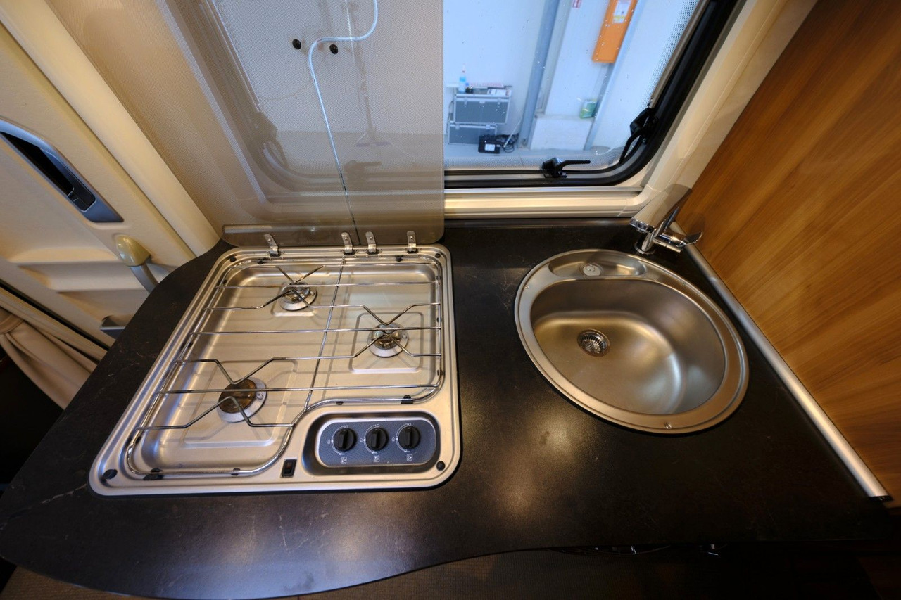 Интегриран кампер HYMER / ERIBA / HYMERCAR B 504 CL / Hubbett / Festbett / Garage: слика 20