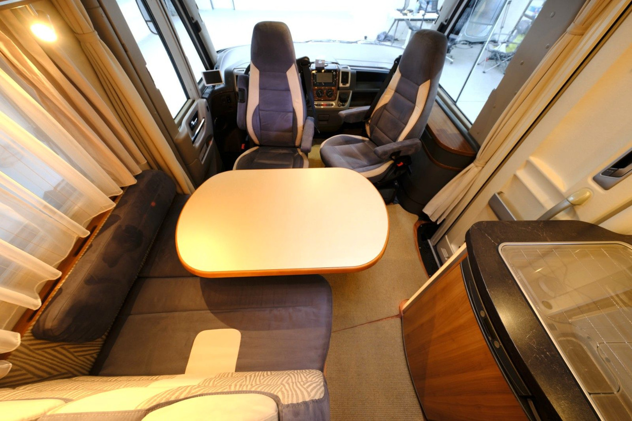 Интегриран кампер HYMER / ERIBA / HYMERCAR B 504 CL / Hubbett / Festbett / Garage: слика 11