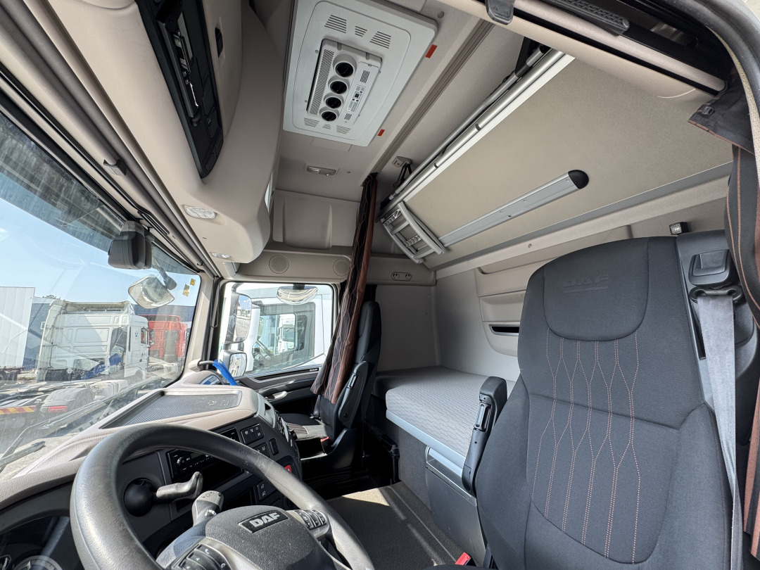DAF XF 530 Super Space Cab - Камион влекач: слика 5 DAF XF 530 Super Space Cab - Камион влекач: слика 5