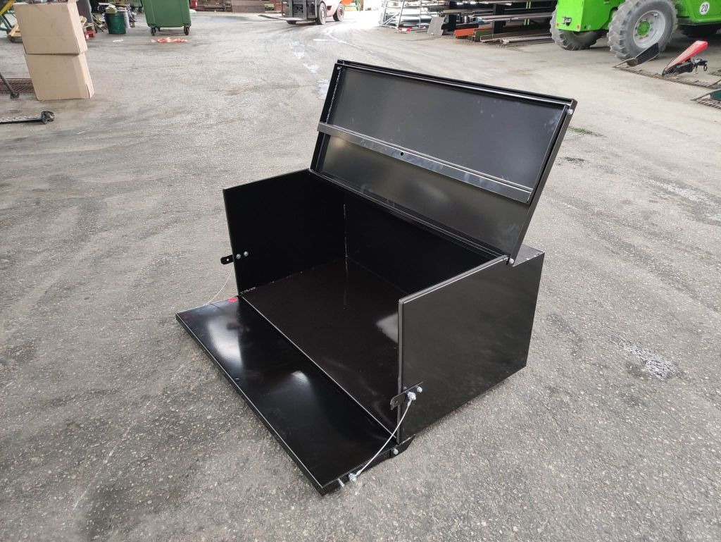 Stekro Front/Heck Transportbox (16621) - Корпа за Трактор: слика 5 Stekro Front/Heck Transportbox (16621) - Корпа за Трактор: слика 5