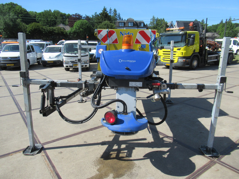 NIDO Stratos B08L-24 PCLN-350 Roto-power 0,8m3 + 350L Salzstreuer Saltspreader - Распрскувач на песок/ Сол: слика 5 NIDO Stratos B08L-24 PCLN-350 Roto-power 0,8m3 + 350L Salzstreuer Saltspreader - Распрскувач на песок/ Сол: слика 5