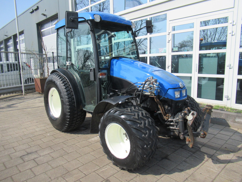 New Holland TCE 55 4WD Zuidberg Front Hef + PTO - Трактор: слика 4 New Holland TCE 55 4WD Zuidberg Front Hef + PTO - Трактор: слика 4