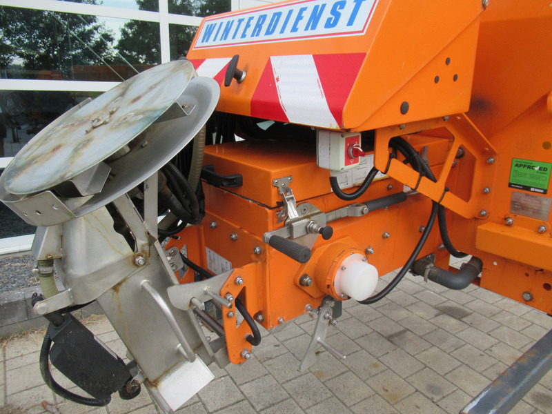 RASCO SOLID TG 0.85 VHP20 0.85M3 + 480L Salz Salt Spreader ROTACIJSKI POSIPAC - Распрскувач на песок/ Сол: слика 3 RASCO SOLID TG 0.85 VHP20 0.85M3 + 480L Salz Salt Spreader ROTACIJSKI POSIPAC - Распрскувач на песок/ Сол: слика 3