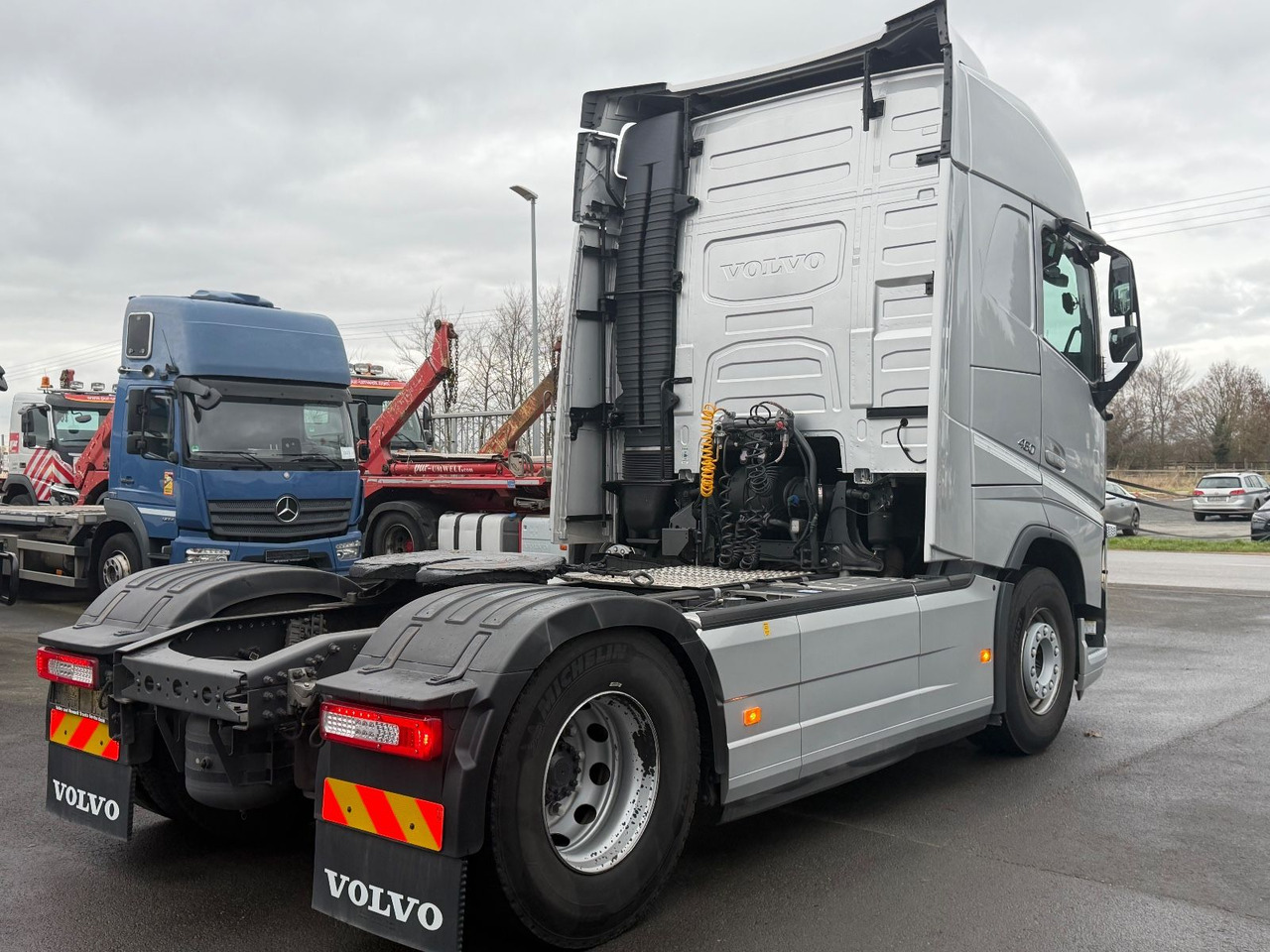 Volvo FH 460 Globetrotter, Voll-Spoiler, 2x Tank - Камион влекач: слика 5 Volvo FH 460 Globetrotter, Voll-Spoiler, 2x Tank - Камион влекач: слика 5