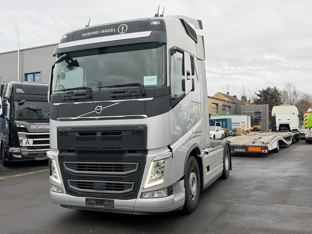 Volvo FH 460 Globetrotter, Voll-Spoiler, 2x Tank - Камион влекач: слика 3 Volvo FH 460 Globetrotter, Voll-Spoiler, 2x Tank - Камион влекач: слика 3