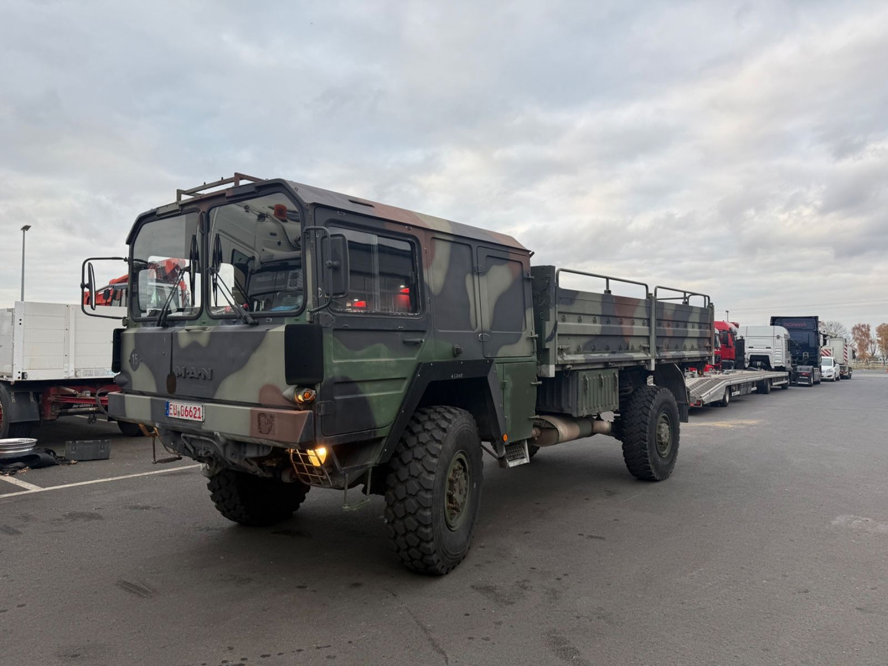 MAN KAT 1 5T MIL GL 4x4 , Pritsche, Allrad, viel neu - Камион со платформа: слика 1 MAN KAT 1 5T MIL GL 4x4 , Pritsche, Allrad, viel neu - Камион со платформа: слика 1