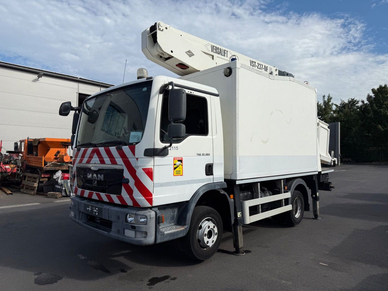 MAN TGL 12.180 Versalift/15m/orig.km/Top - Камион со подигачка кошница: слика 1 MAN TGL 12.180 Versalift/15m/orig.km/Top - Камион со подигачка кошница: слика 1