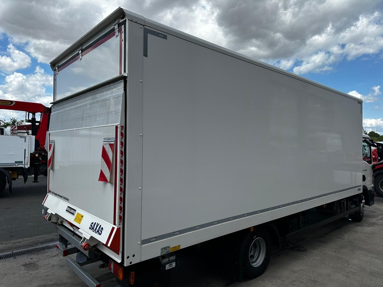 MAN TGL 12.250 /Ladebordwand/Automatik/Ahk - Камион сандучар: слика 3 MAN TGL 12.250 /Ladebordwand/Automatik/Ahk - Камион сандучар: слика 3