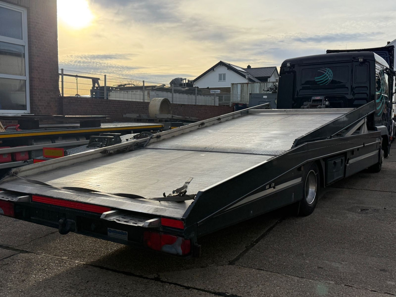 MAN TGL 8.210BL Moetefindt Doppelstock, Klima, Winde - Автотранспортен камион: слика 2 MAN TGL 8.210BL Moetefindt Doppelstock, Klima, Winde - Автотранспортен камион: слика 2