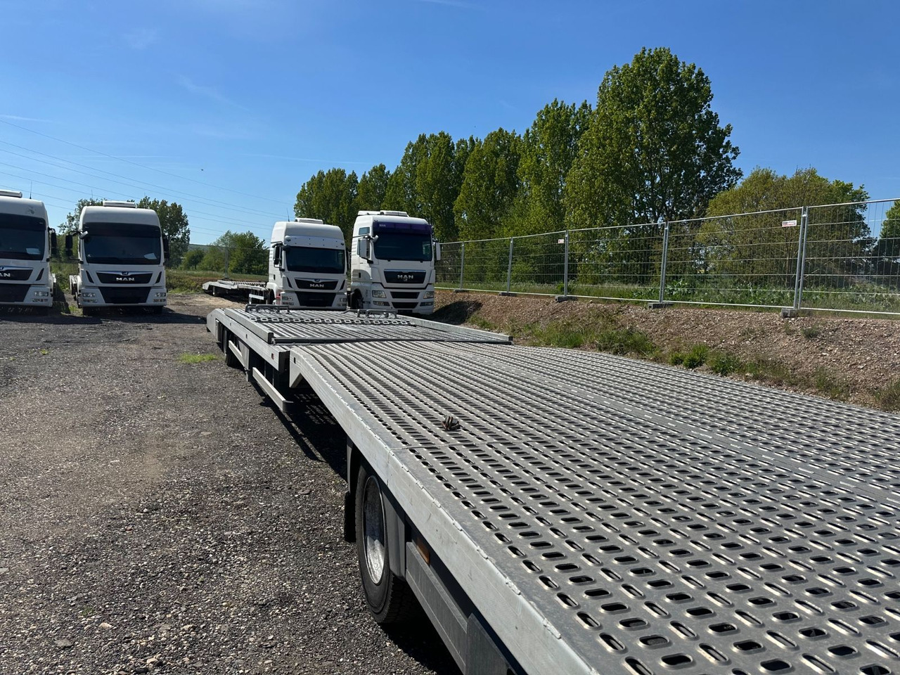 Mercedes-Benz Atego 1024 Flachzug 2-Bett Winde VDI2700 - Автотранспортен камион: слика 4 Mercedes-Benz Atego 1024 Flachzug 2-Bett Winde VDI2700 - Автотранспортен камион: слика 4