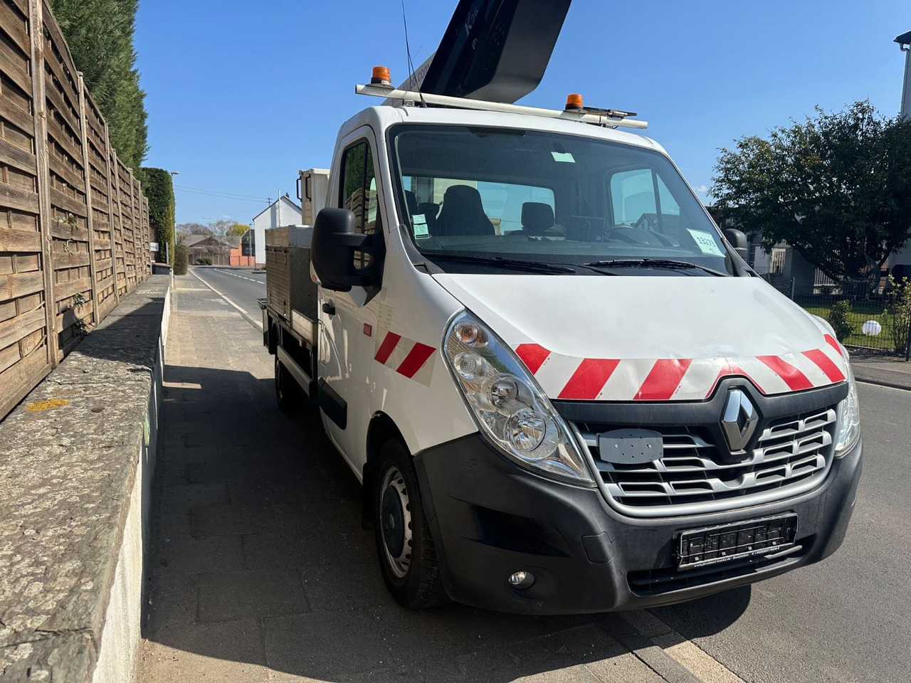 Renault Master Renault Master - Камион со подигачка кошница, Комбе: слика 3 Renault Master Renault Master - Камион со подигачка кошница, Комбе: слика 3