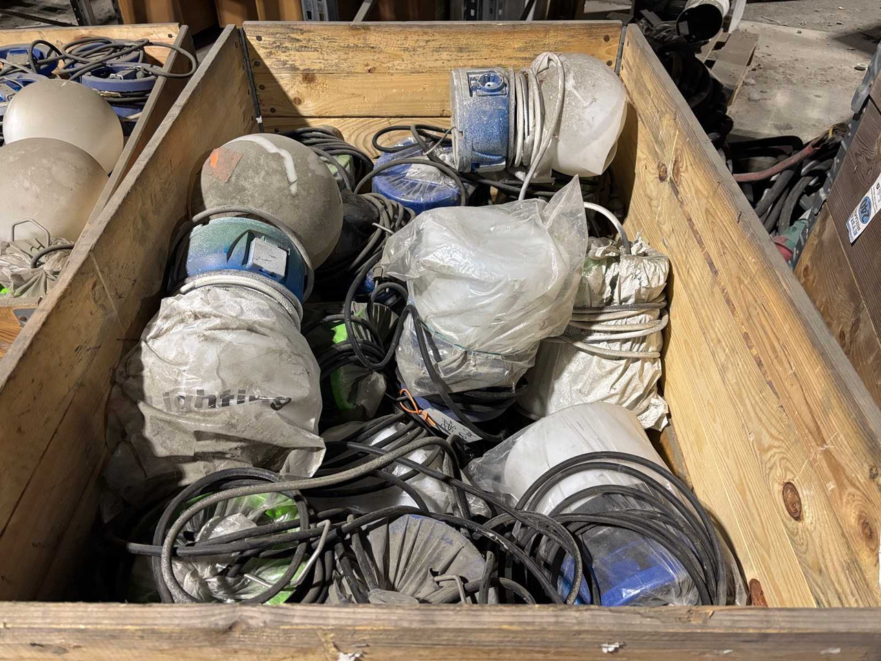 Алат/ Опрема Daisy-chainable ball lamp approx. 40pcs: слика 1