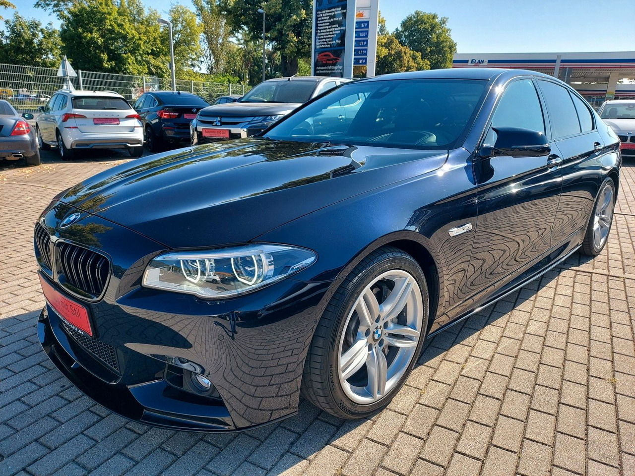 BMW 550i Limousine Autom. M-Sport HUD Glasdach H&K - Седан: слика 3 BMW 550i Limousine Autom. M-Sport HUD Glasdach H&K - Седан: слика 3