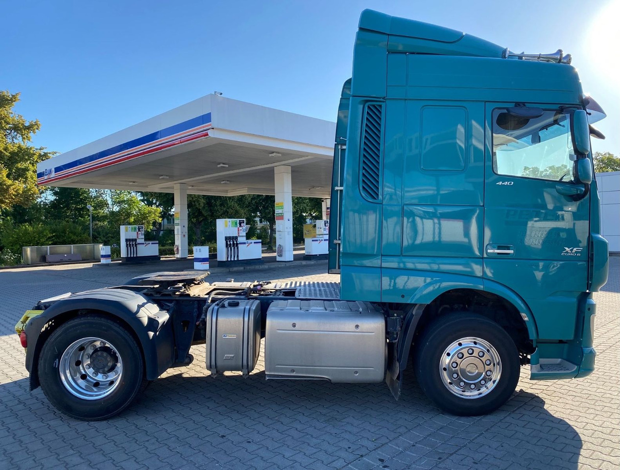 DAF XF 440 EURO 6 KIPPHYDRAULIK ALUFELGEN - Камион влекач: слика 2 DAF XF 440 EURO 6 KIPPHYDRAULIK ALUFELGEN - Камион влекач: слика 2
