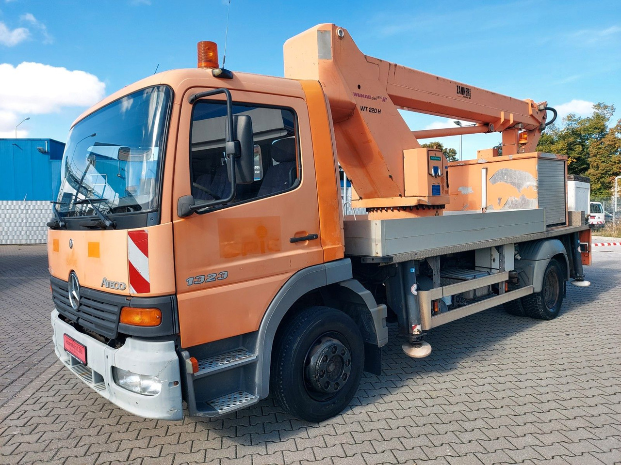Mercedes-Benz ATEGO 1323 HUBSTEIGER WUMAG WT220H - Камион со подигачка кошница: слика 1 Mercedes-Benz ATEGO 1323 HUBSTEIGER WUMAG WT220H - Камион со подигачка кошница: слика 1