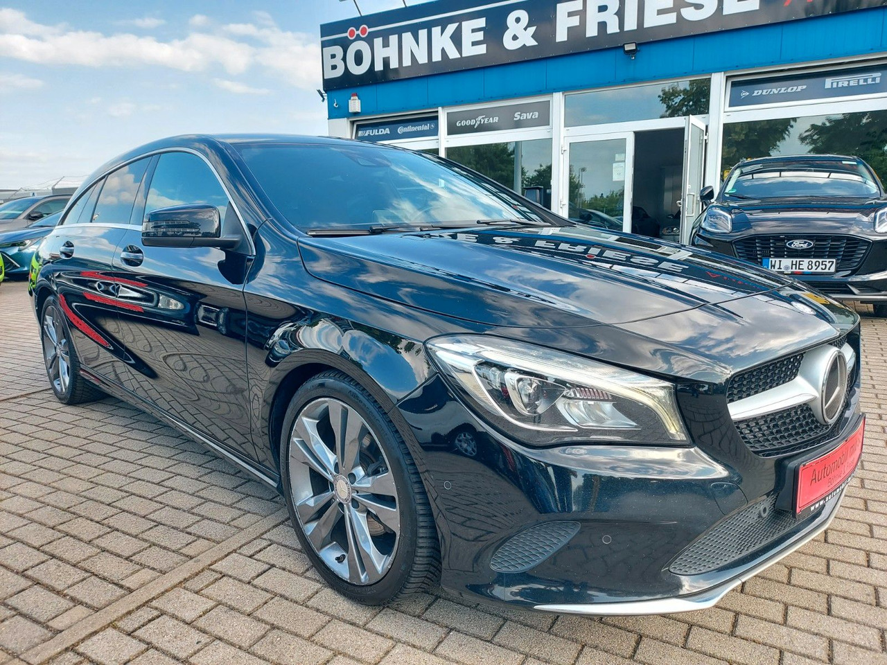 Mercedes-Benz CLA 220 CLA -Klasse Shooting Brake AMG ACC - Автомобил: слика 1 Mercedes-Benz CLA 220 CLA -Klasse Shooting Brake AMG ACC - Автомобил: слика 1