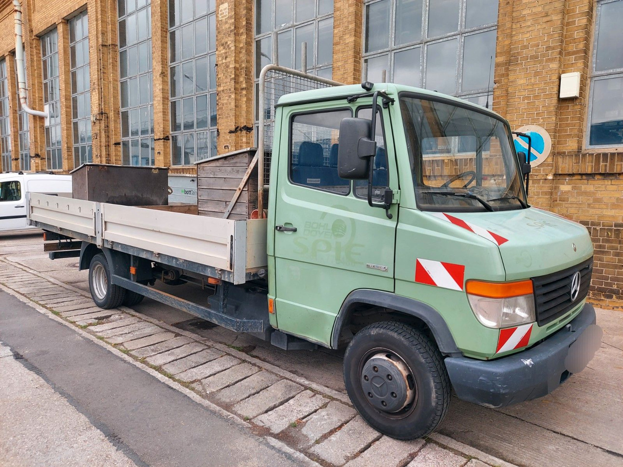Mercedes-Benz Vario 613D Pritsche lang  extralang - Комбе со отворен сандак: слика 1 Mercedes-Benz Vario 613D Pritsche lang  extralang - Комбе со отворен сандак: слика 1