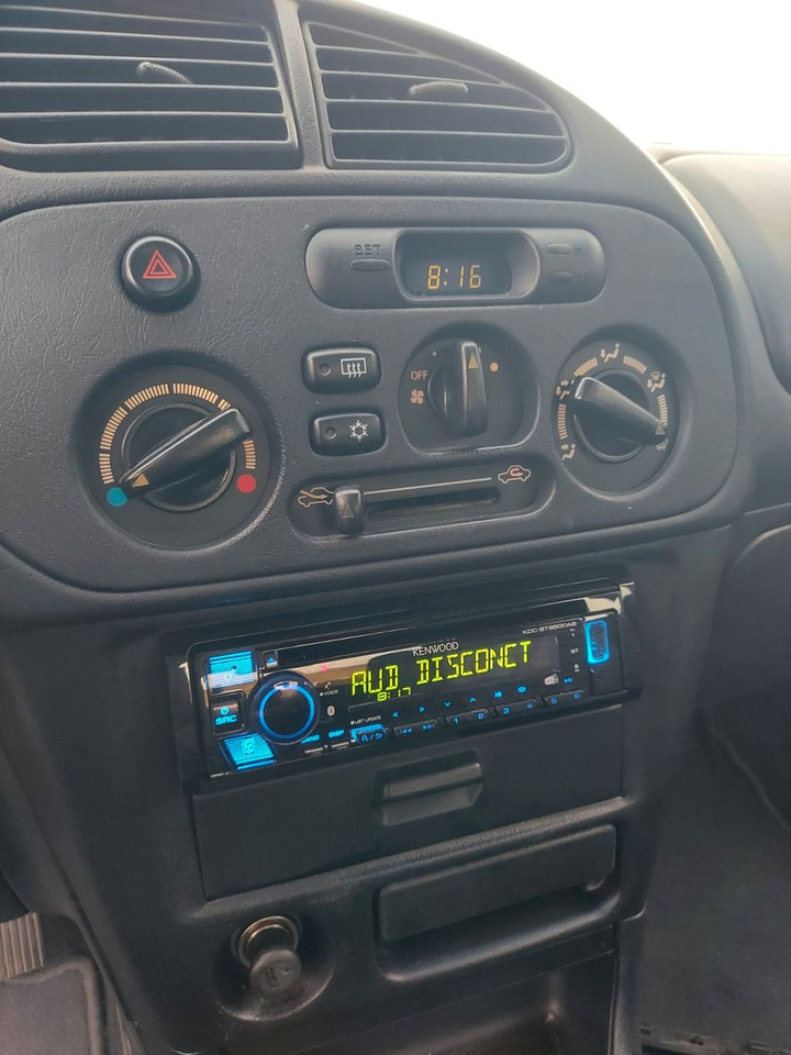 Mitsubishi Colt GLX Klima el. Fenster/Spiegel Radio 8xRäder - Седан: слика 4 Mitsubishi Colt GLX Klima el. Fenster/Spiegel Radio 8xRäder - Седан: слика 4