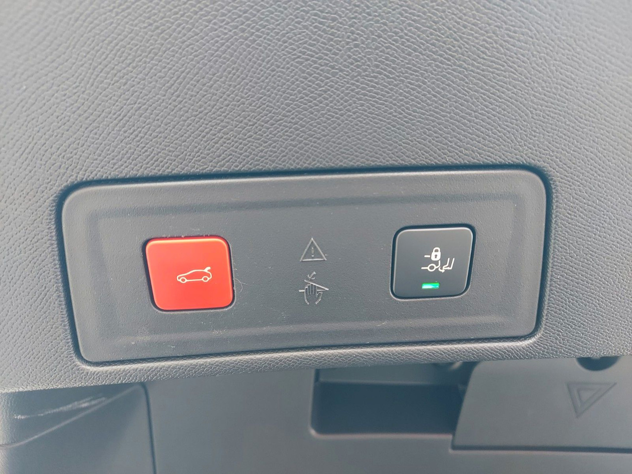 Peugeot 508 Allure Pack Autom. ACC Leder Spurassist - Седан: слика 3 Peugeot 508 Allure Pack Autom. ACC Leder Spurassist - Седан: слика 3