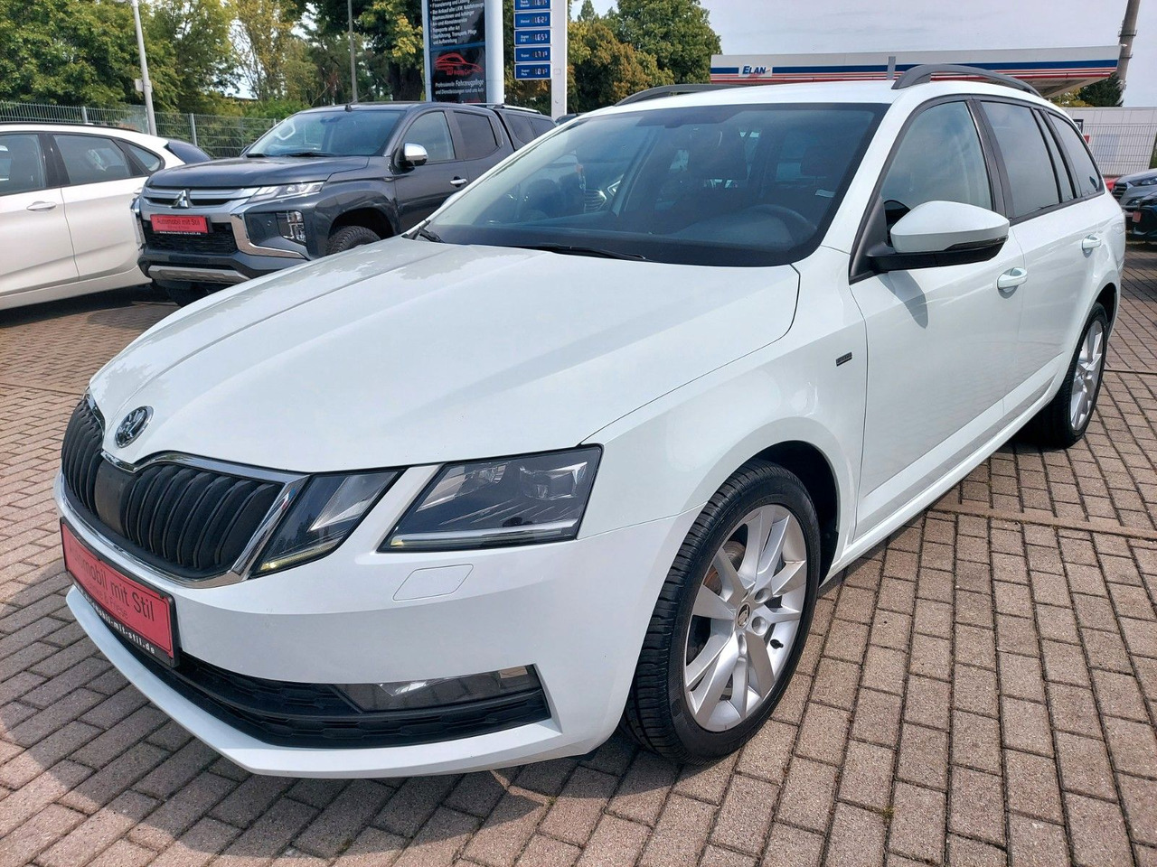 Skoda Octavia Combi Drive LED ACC Radar DAB 8xRad AHK - Караван: слика 5 Skoda Octavia Combi Drive LED ACC Radar DAB 8xRad AHK - Караван: слика 5