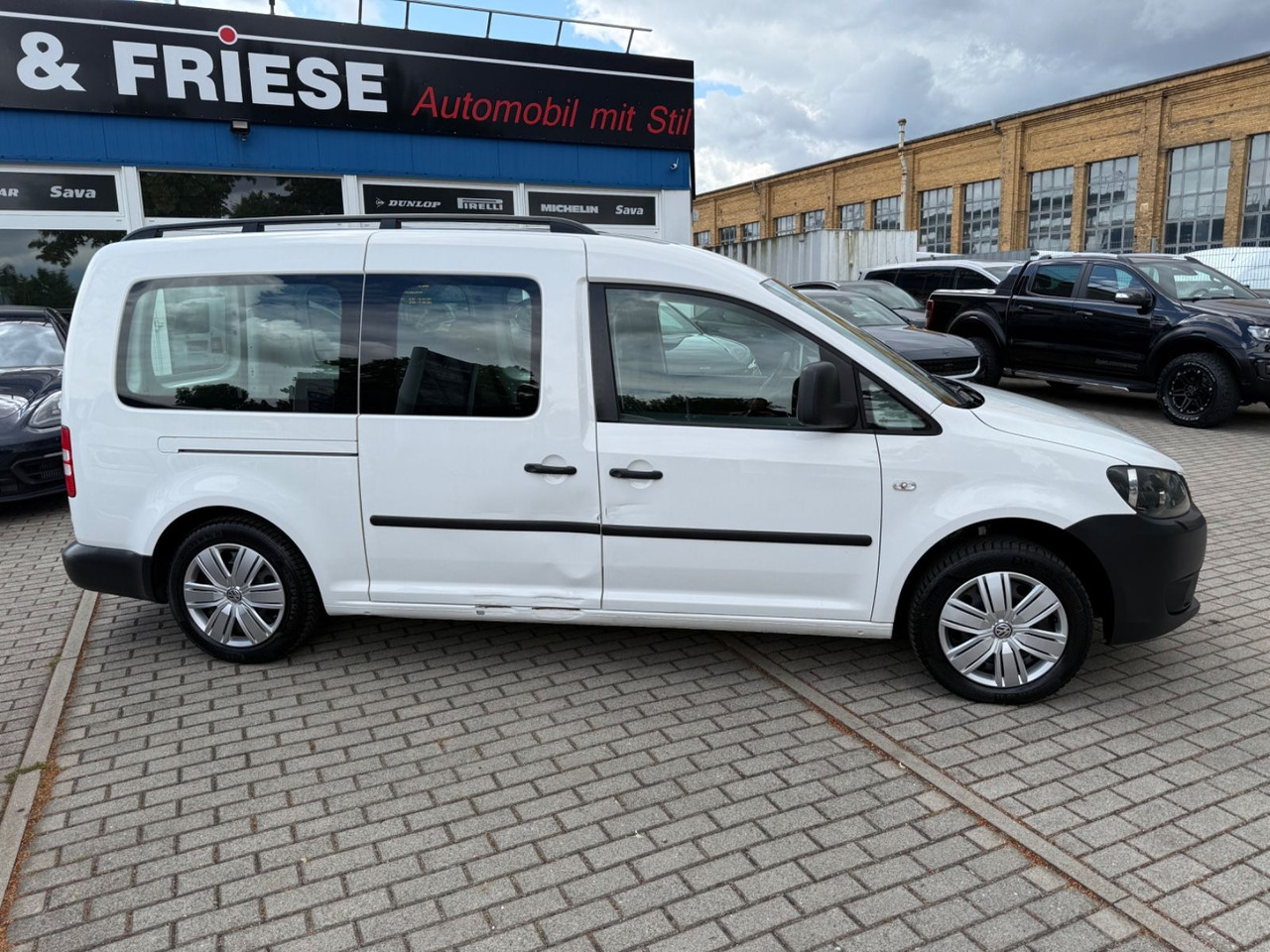 Volkswagen Caddy Maxi KastenKombi 5 SITZER KLIMAA SHZ AHK - Патничко комбе: слика 3 Volkswagen Caddy Maxi KastenKombi 5 SITZER KLIMAA SHZ AHK - Патничко комбе: слика 3
