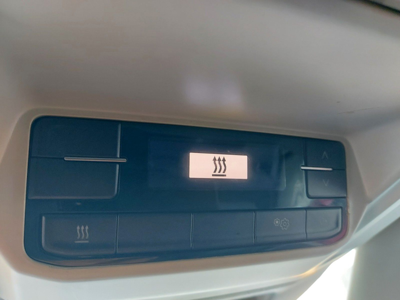 Volkswagen Crafter Kasten 35 lang Hochdach 4MOTION Maxi - Патничко комбе: слика 3 Volkswagen Crafter Kasten 35 lang Hochdach 4MOTION Maxi - Патничко комбе: слика 3