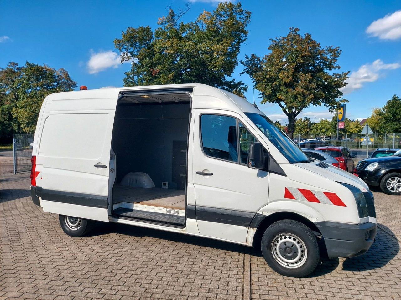 Volkswagen Crafter Kasten 35 mittel L2H2 Hochdach Klima - Товарно комбе: слика 1 Volkswagen Crafter Kasten 35 mittel L2H2 Hochdach Klima - Товарно комбе: слика 1