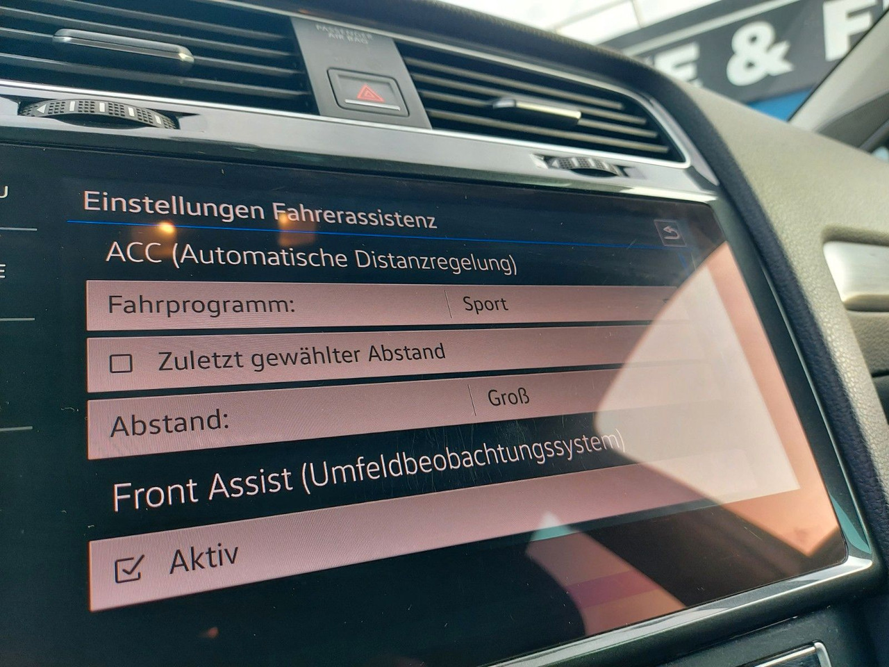 Volkswagen Golf VII Variant DSG Comfort ACC Massage Nav DAB - Караван: слика 2 Volkswagen Golf VII Variant DSG Comfort ACC Massage Nav DAB - Караван: слика 2