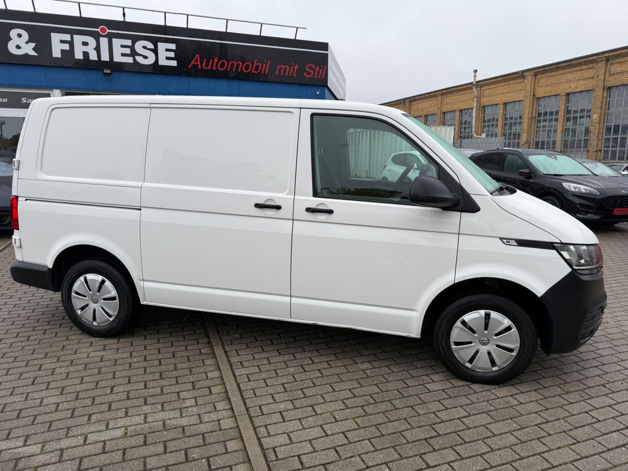 Volkswagen T6.1 Transporter Kasten DSG SHZ PDC - Патничко комбе: слика 2 Volkswagen T6.1 Transporter Kasten DSG SHZ PDC - Патничко комбе: слика 2