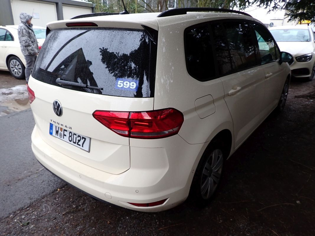 Volkswagen Touran 2.0 TDI SCR DSG Comfortline TAXI LED NAVI - Патничко комбе: слика 3 Volkswagen Touran 2.0 TDI SCR DSG Comfortline TAXI LED NAVI - Патничко комбе: слика 3