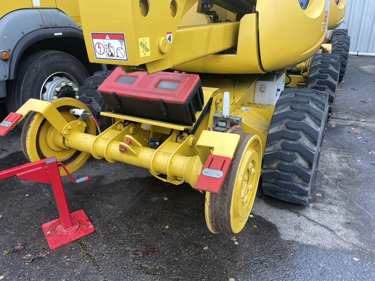 Neotec RRV Road-Rail Haulotte - Дигачка зглобна платформа: слика 2 Neotec RRV Road-Rail Haulotte - Дигачка зглобна платформа: слика 2