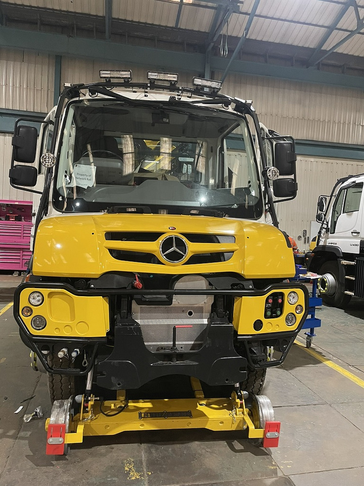 UNIMOG - Камион со кран: слика 2 UNIMOG - Камион со кран: слика 2