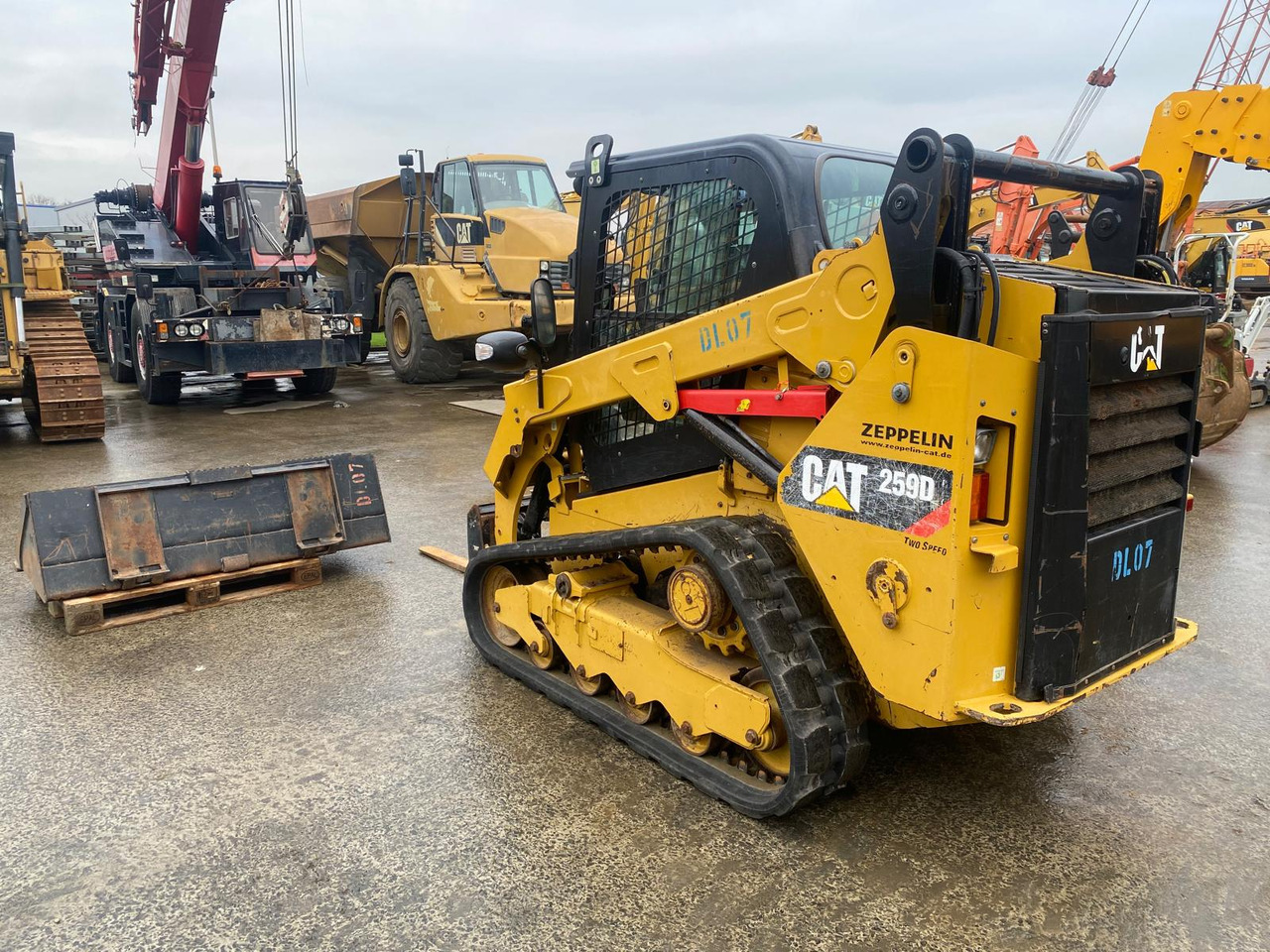 CATERPILLAR 259D - Компактен натоварувач: слика 2 CATERPILLAR 259D - Компактен натоварувач: слика 2