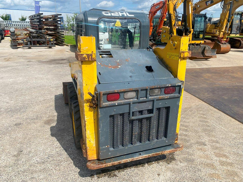 Gehl SL3840 NVT - Компактен натоварувач: слика 4 Gehl SL3840 NVT - Компактен натоварувач: слика 4