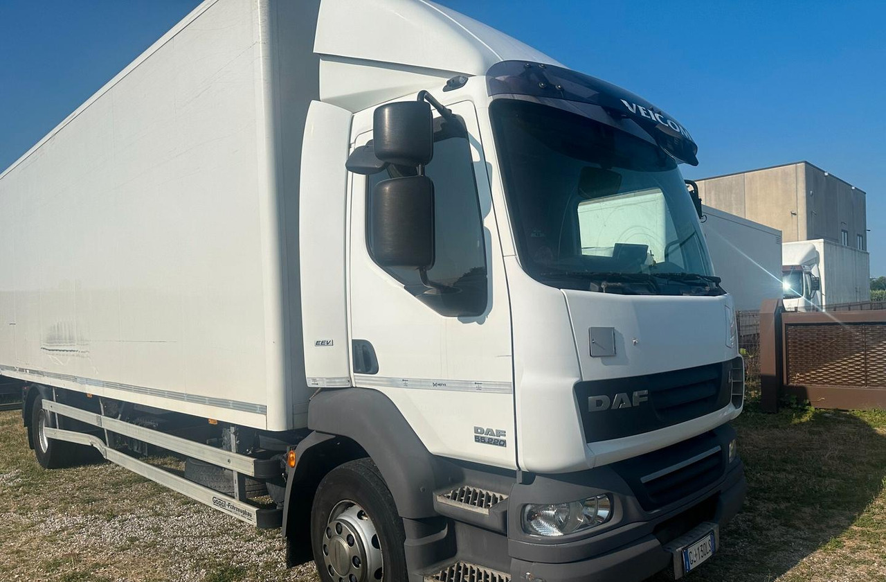 DAF LF 55.220 FURGONE 8 MT. - Камион сандучар: слика 2 DAF LF 55.220 FURGONE 8 MT. - Камион сандучар: слика 2