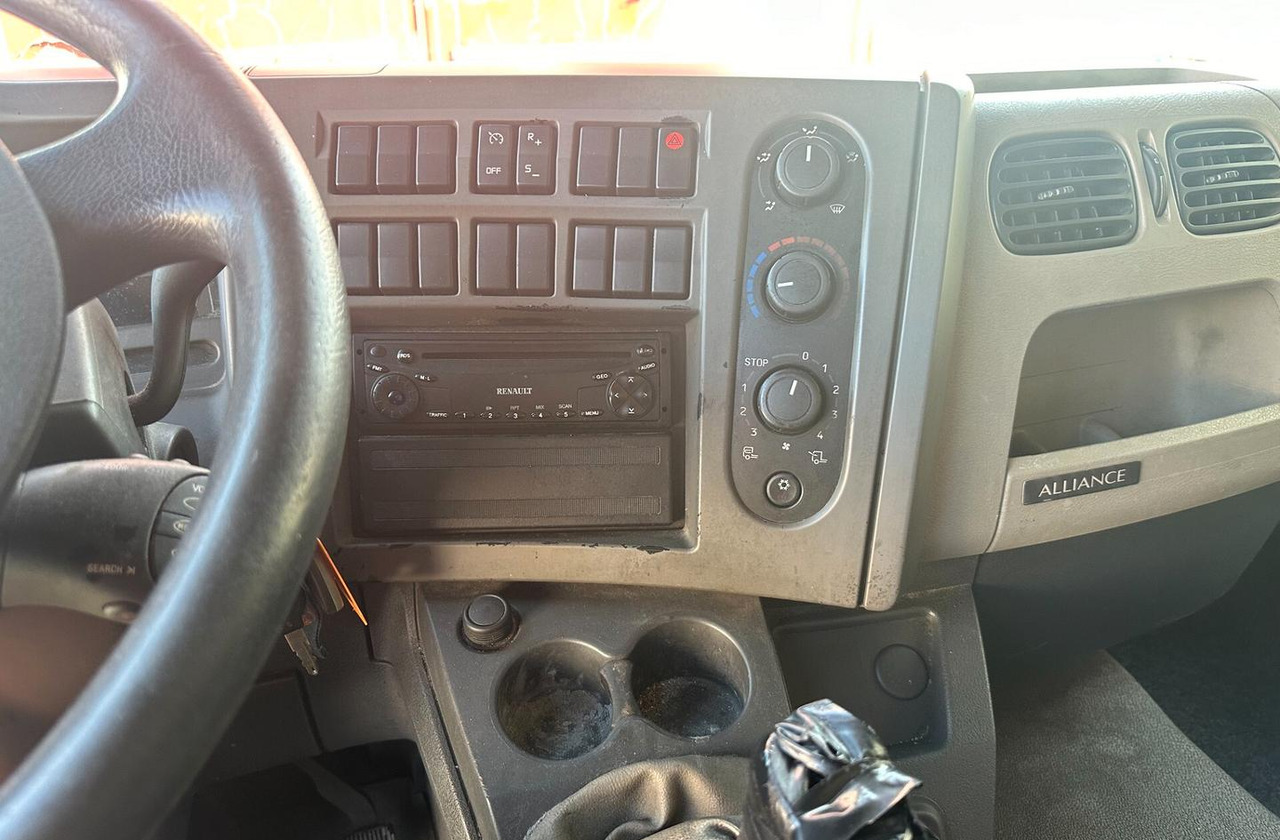 Renault MIDLUM 215.10 - Камион со церада: слика 5 Renault MIDLUM 215.10 - Камион со церада: слика 5