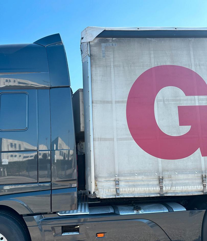 Schmitz Cargobull SANH SCB S3T - Полуприколка со церада: слика 2 Schmitz Cargobull SANH SCB S3T - Полуприколка со церада: слика 2