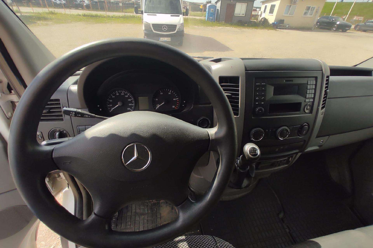 Товарно комбе Mercedes-Benz Sprinter: слика 7 Товарно комбе Mercedes-Benz Sprinter: слика 7