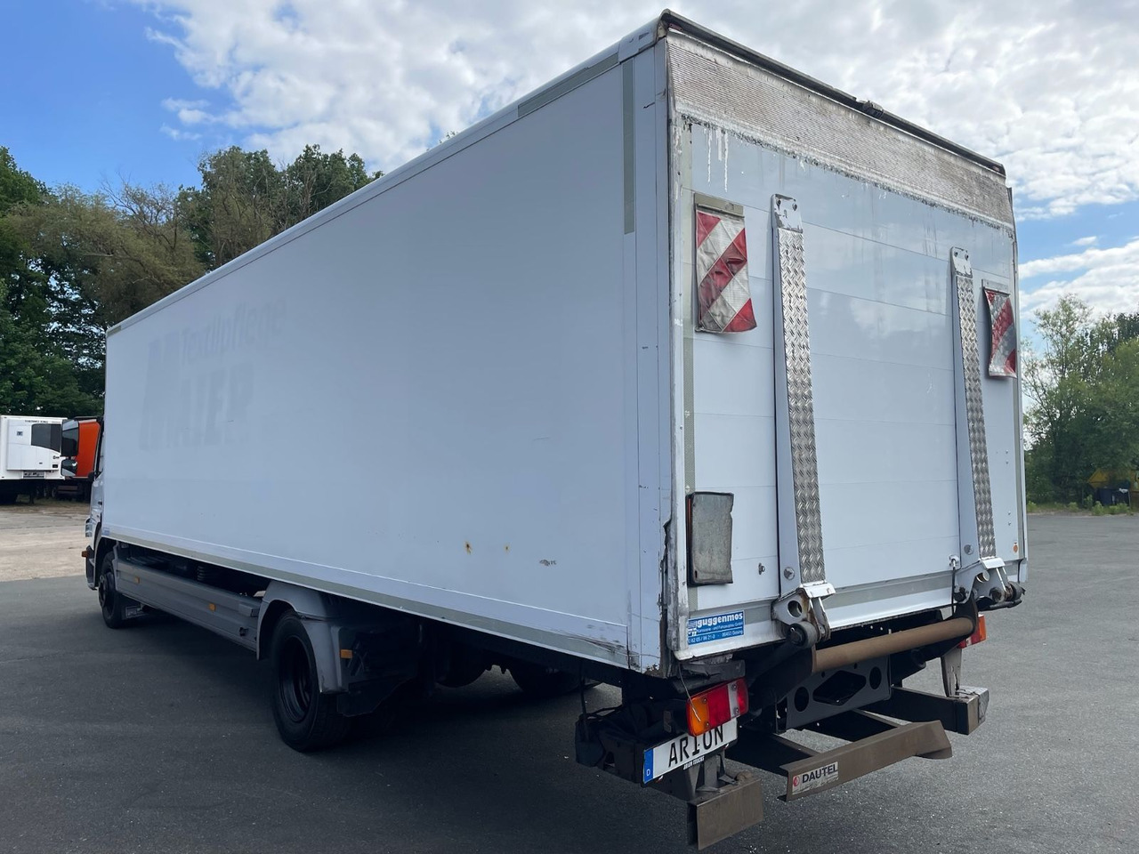 Mercedes-Benz Atego 2 1222 4x2 Koffer/LBW/DAUTEL/8,25m/AC/EU5 - Камион сандучар: слика 4 Mercedes-Benz Atego 2 1222 4x2 Koffer/LBW/DAUTEL/8,25m/AC/EU5 - Камион сандучар: слика 4