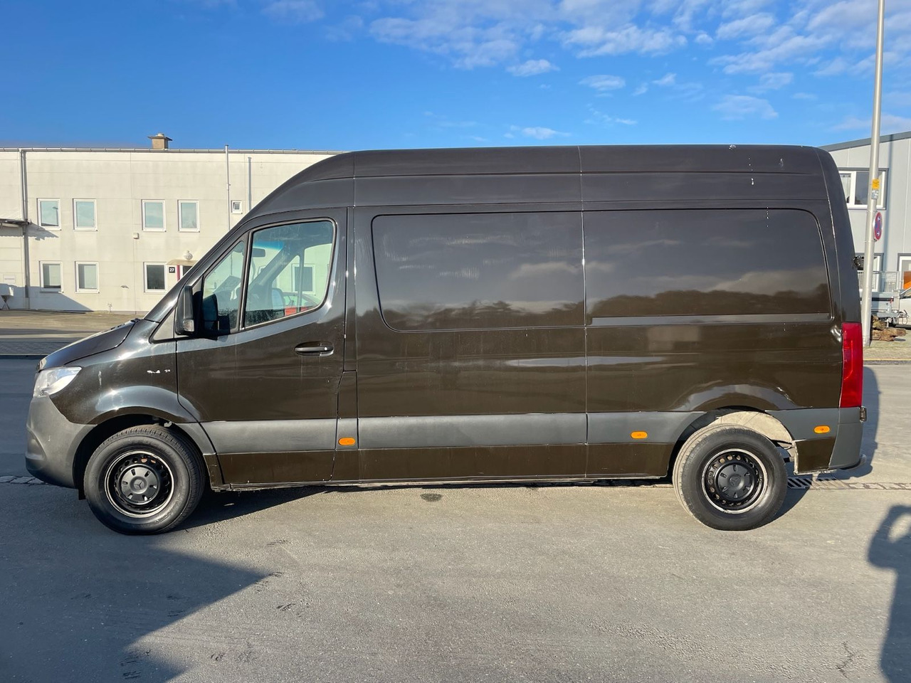 Mercedes-Benz eSprinter L2H2 Kastenwagen/UPS/47KW/AC/Kamera - Товарно комбе, Електрично комбе: слика 4 Mercedes-Benz eSprinter L2H2 Kastenwagen/UPS/47KW/AC/Kamera - Товарно комбе, Електрично комбе: слика 4