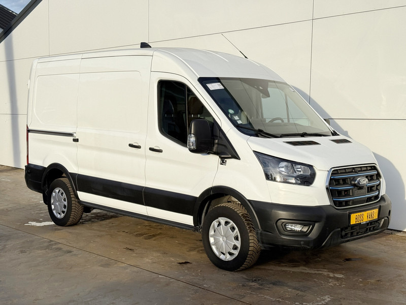 Ford E-Transit 390 75kWh 184PK 390 Elektrisch 75kWh 334km WLTP BEV Snelladen L2H2 Climate Control Tachograaf Carplay 360° Camera Stoelverwarming Parkeersensoren voor achter Laadkabel - Товарно комбе, Електрично комбе: слика 4 Ford E-Transit 390 75kWh 184PK 390 Elektrisch 75kWh 334km WLTP BEV Snelladen L2H2 Climate Control Tachograaf Carplay 360° Camera Stoelverwarming Parkeersensoren voor achter Laadkabel - Товарно комбе, Електрично комбе: слика 4