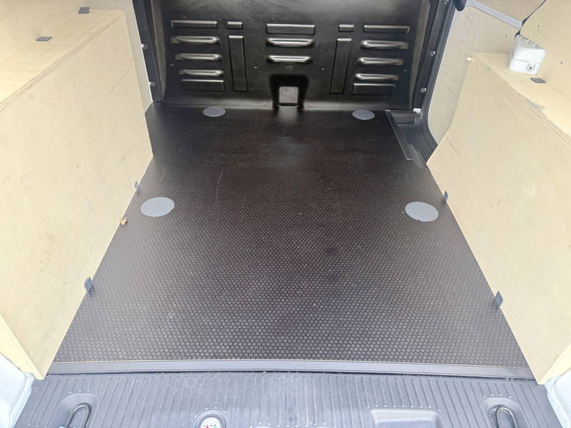 Мало комбе Ford Transit Courier 1.0 EcoBoost 100PK **Benzine** Climate Control Cruise Lane assist Carplay Camera Stuur / Stoelverwarming Parkeersensoren voor achter: слика 15 Мало комбе Ford Transit Courier 1.0 EcoBoost 100PK **Benzine** Climate Control Cruise Lane assist Carplay Camera Stuur / Stoelverwarming Parkeersensoren voor achter: слика 15