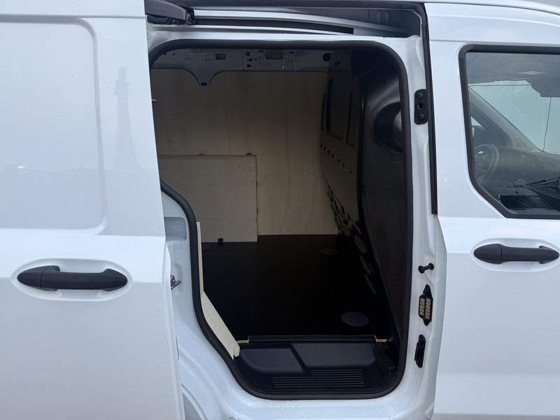 Мало комбе Ford Transit Courier 1.0 EcoBoost 100PK **Benzine** Climate Control Cruise Lane assist Carplay Camera Stuur / Stoelverwarming Parkeersensoren voor achter: слика 10 Мало комбе Ford Transit Courier 1.0 EcoBoost 100PK **Benzine** Climate Control Cruise Lane assist Carplay Camera Stuur / Stoelverwarming Parkeersensoren voor achter: слика 10