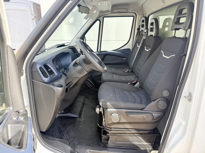 Iveco Daily 35C14 2.3 Automaat Airco Cruise Control Camera Meubelbak Foodtruck Camper XL - Комбе фургон: слика 5 Iveco Daily 35C14 2.3 Automaat Airco Cruise Control Camera Meubelbak Foodtruck Camper XL - Комбе фургон: слика 5