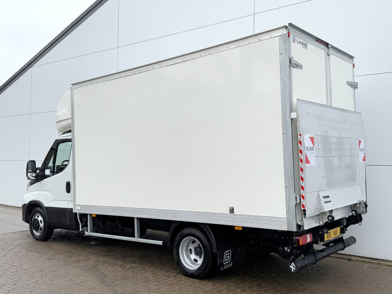 Iveco Daily 35C16 3.0L Laadklep Dubbellucht Climate Control Cruise Control Meubelbak Bakwagen Koffer - Комбе фургон: слика 2 Iveco Daily 35C16 3.0L Laadklep Dubbellucht Climate Control Cruise Control Meubelbak Bakwagen Koffer - Комбе фургон: слика 2